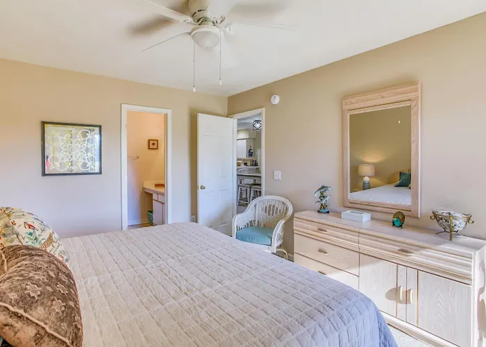 Pawleys Island Condo With Screened Porch And Golfing!