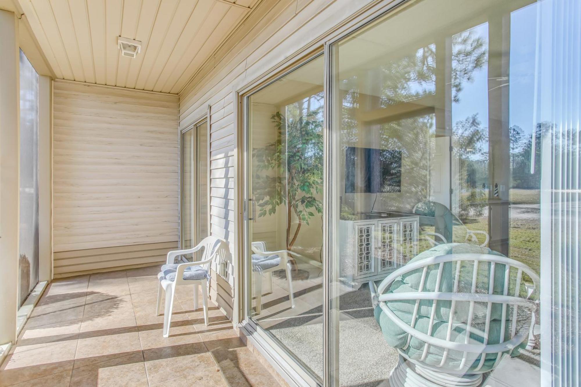 With Screened Porch And Golfing! *