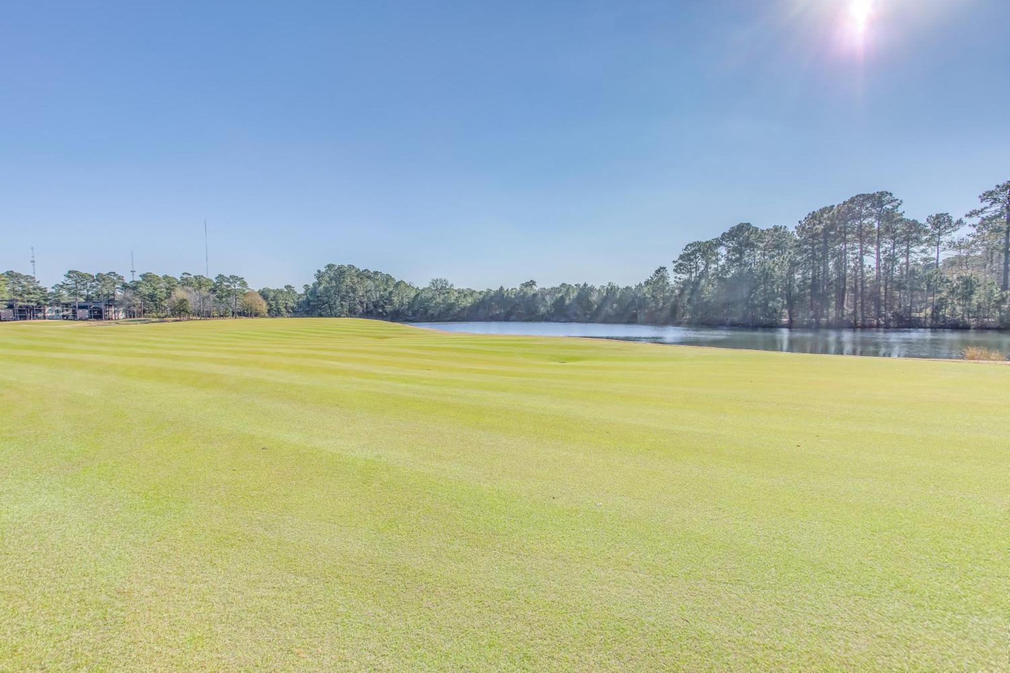 With Screened Porch And Golfing! Apartamento *