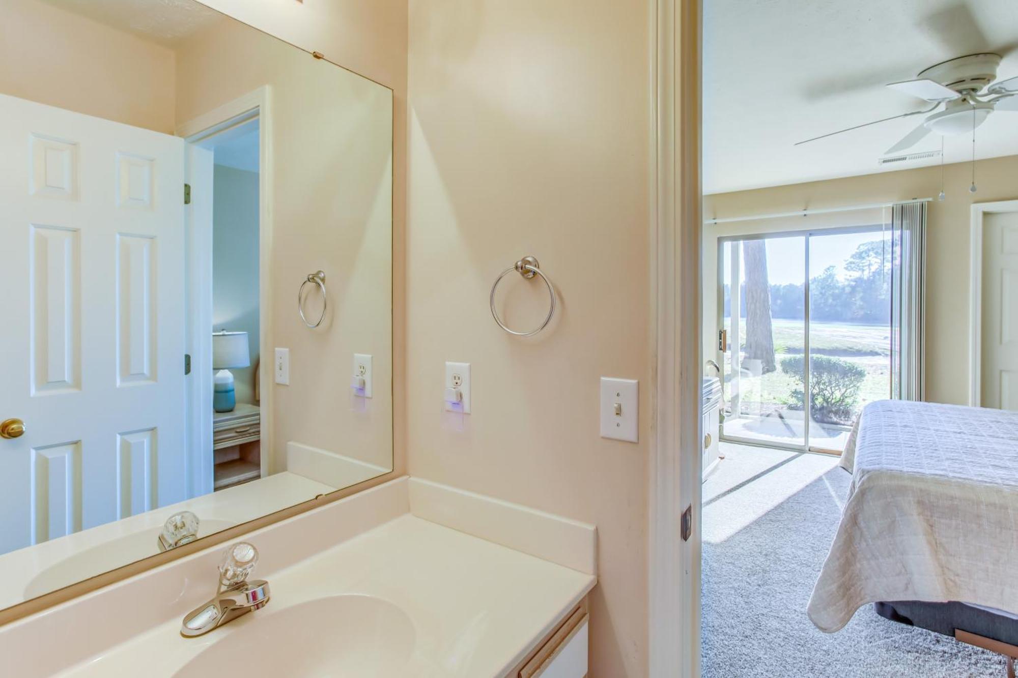 With Screened Porch And Golfing! Pawleys Island