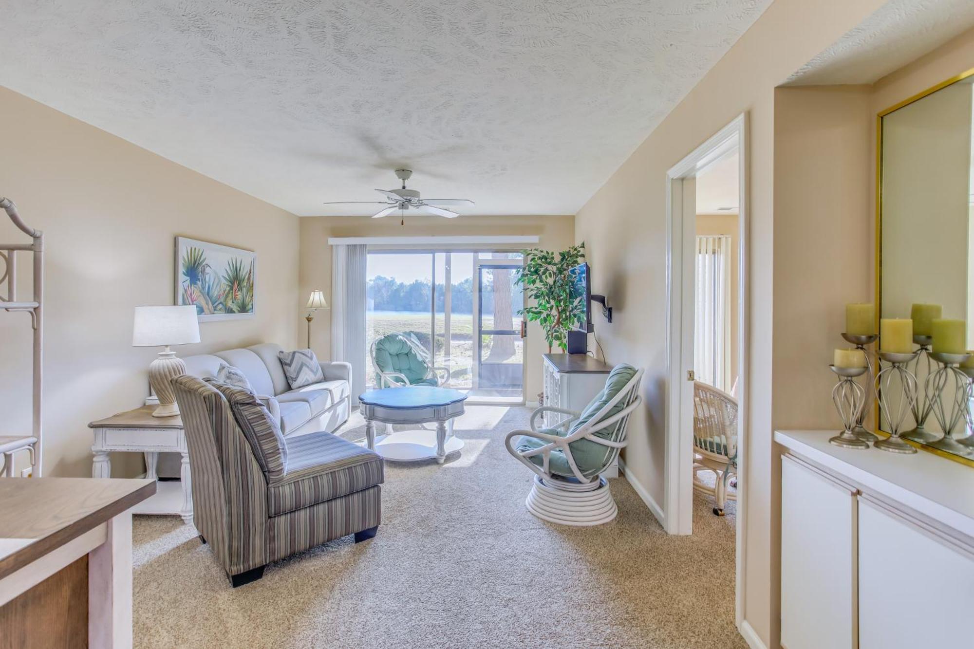 With Screened Porch And Golfing! *